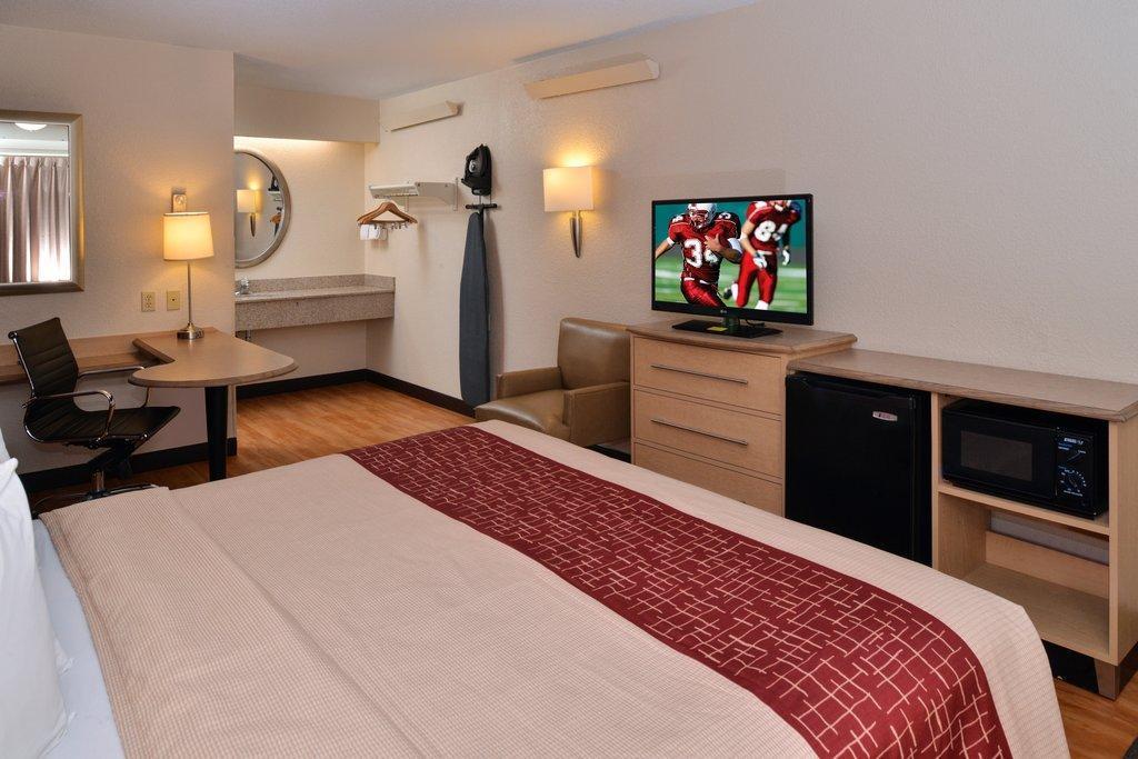 Super 8 By Wyndham Deerfield - Northbrook Hotel Ngoại thất bức ảnh