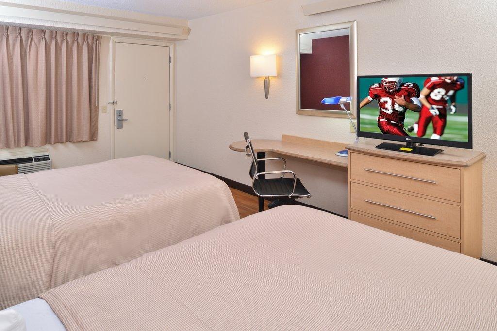 Super 8 By Wyndham Deerfield - Northbrook Hotel Ngoại thất bức ảnh