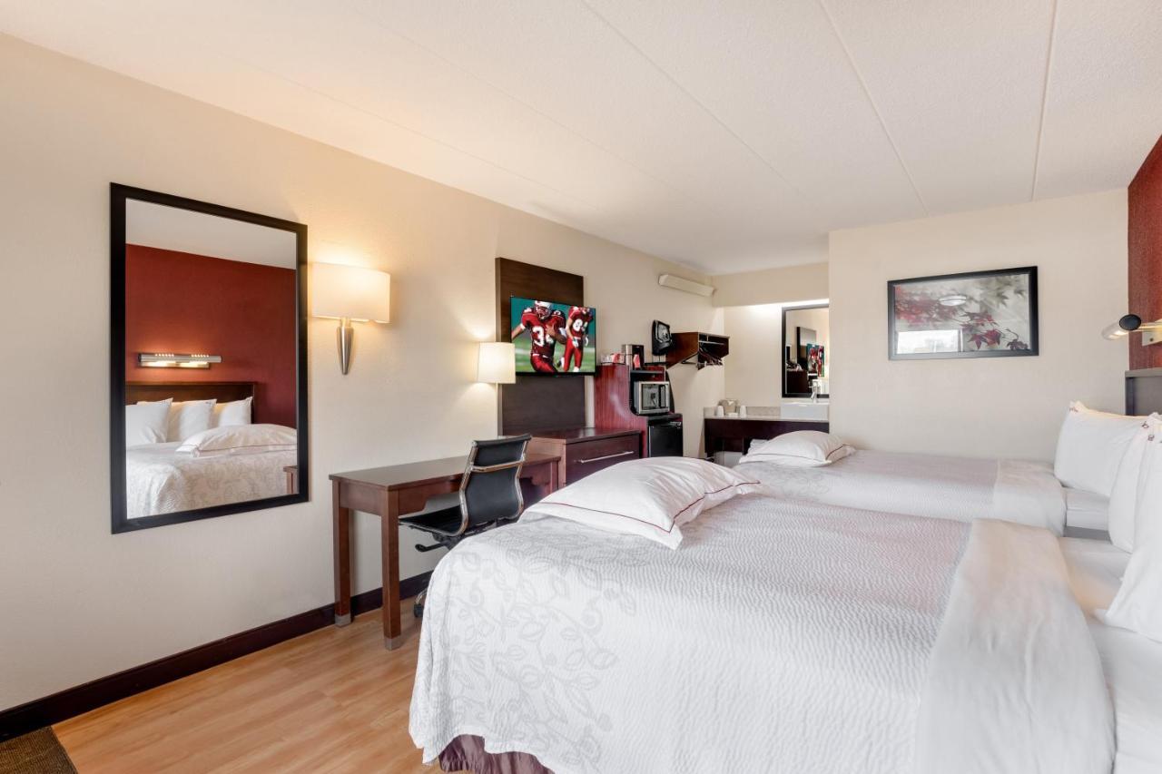 Super 8 By Wyndham Deerfield - Northbrook Hotel Ngoại thất bức ảnh