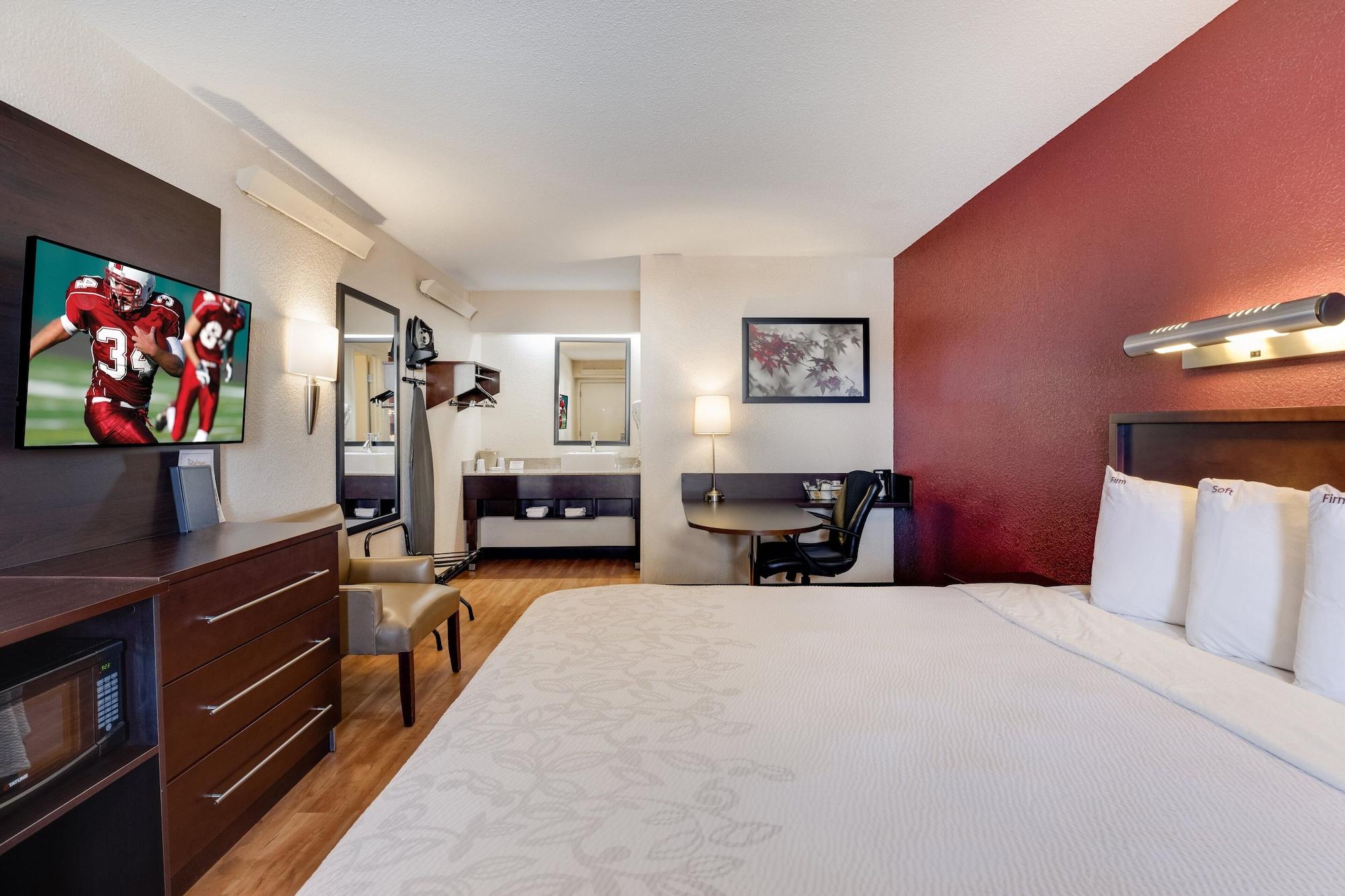 Super 8 By Wyndham Deerfield - Northbrook Hotel Ngoại thất bức ảnh