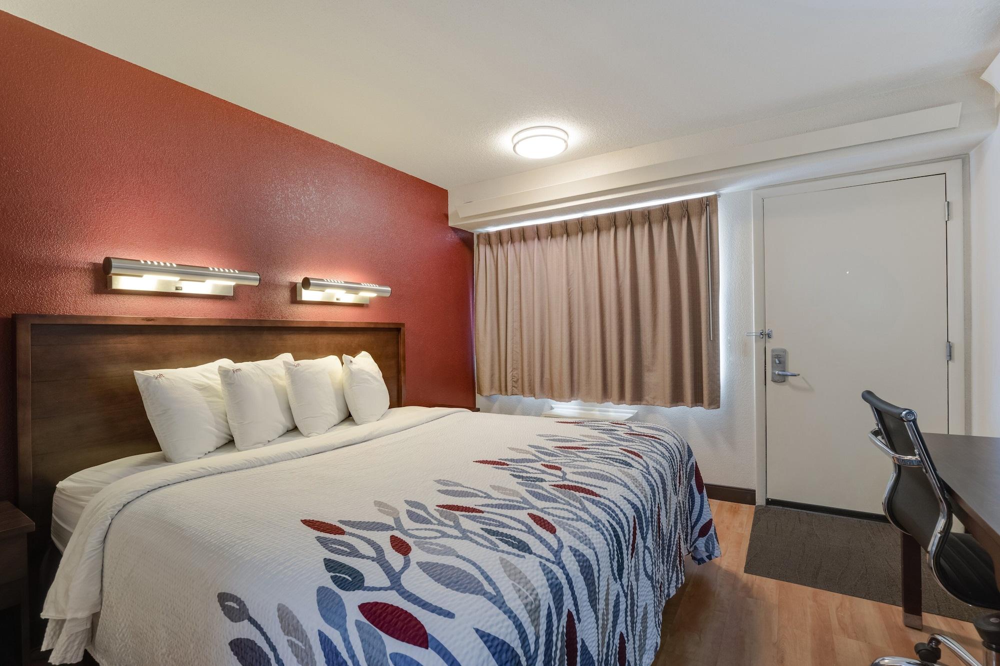 Super 8 By Wyndham Deerfield - Northbrook Hotel Ngoại thất bức ảnh