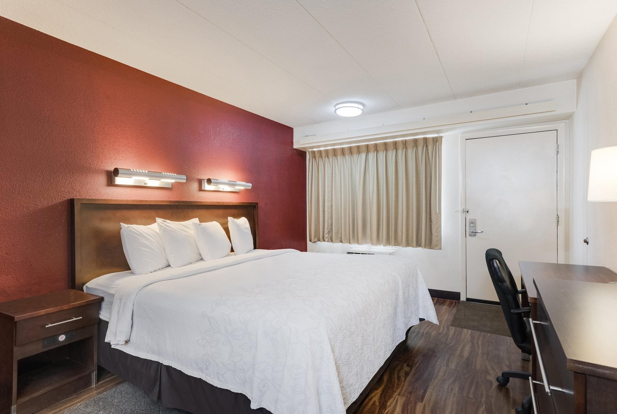 Super 8 By Wyndham Deerfield - Northbrook Hotel Ngoại thất bức ảnh