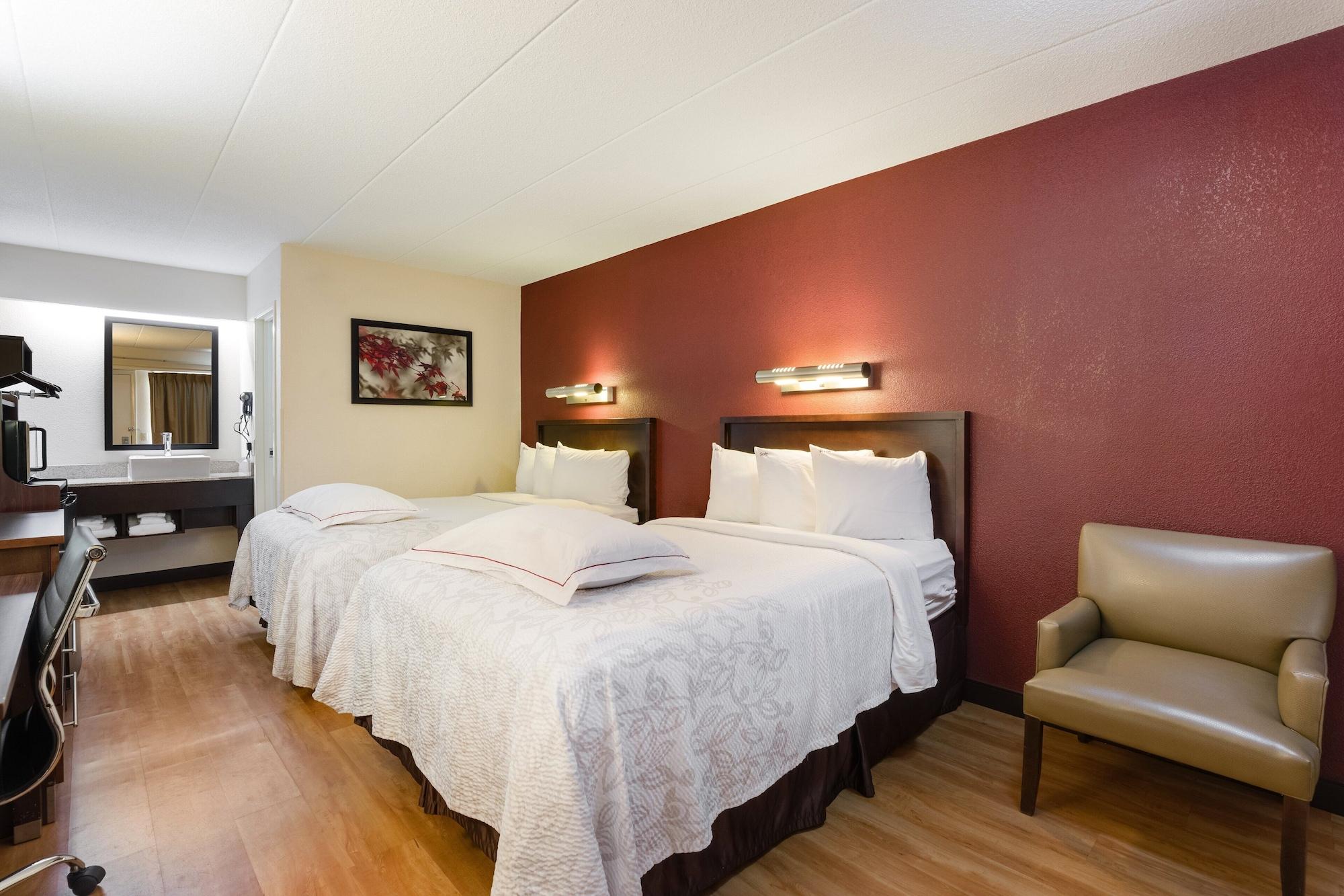 Super 8 By Wyndham Deerfield - Northbrook Hotel Ngoại thất bức ảnh