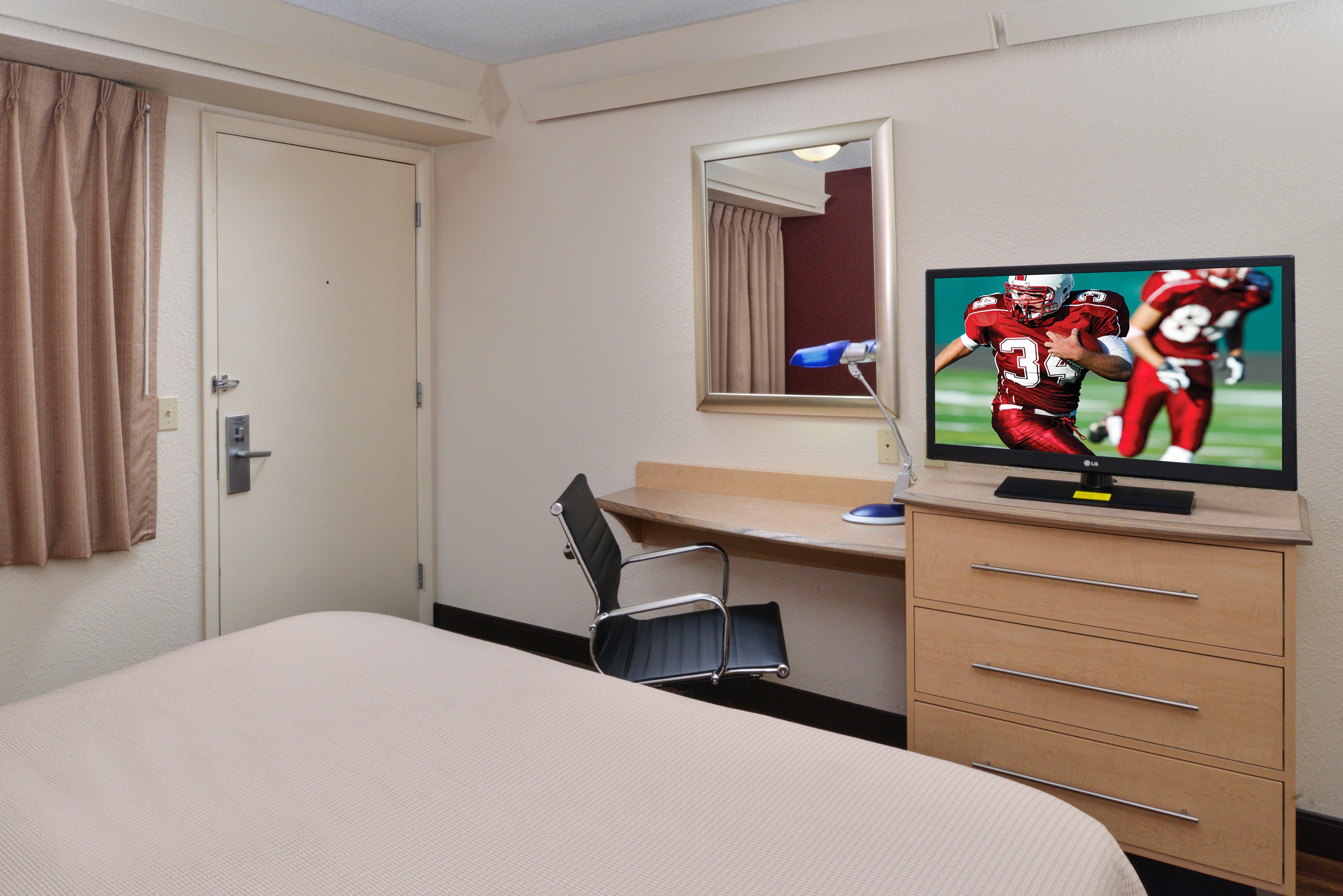 Super 8 By Wyndham Deerfield - Northbrook Hotel Ngoại thất bức ảnh