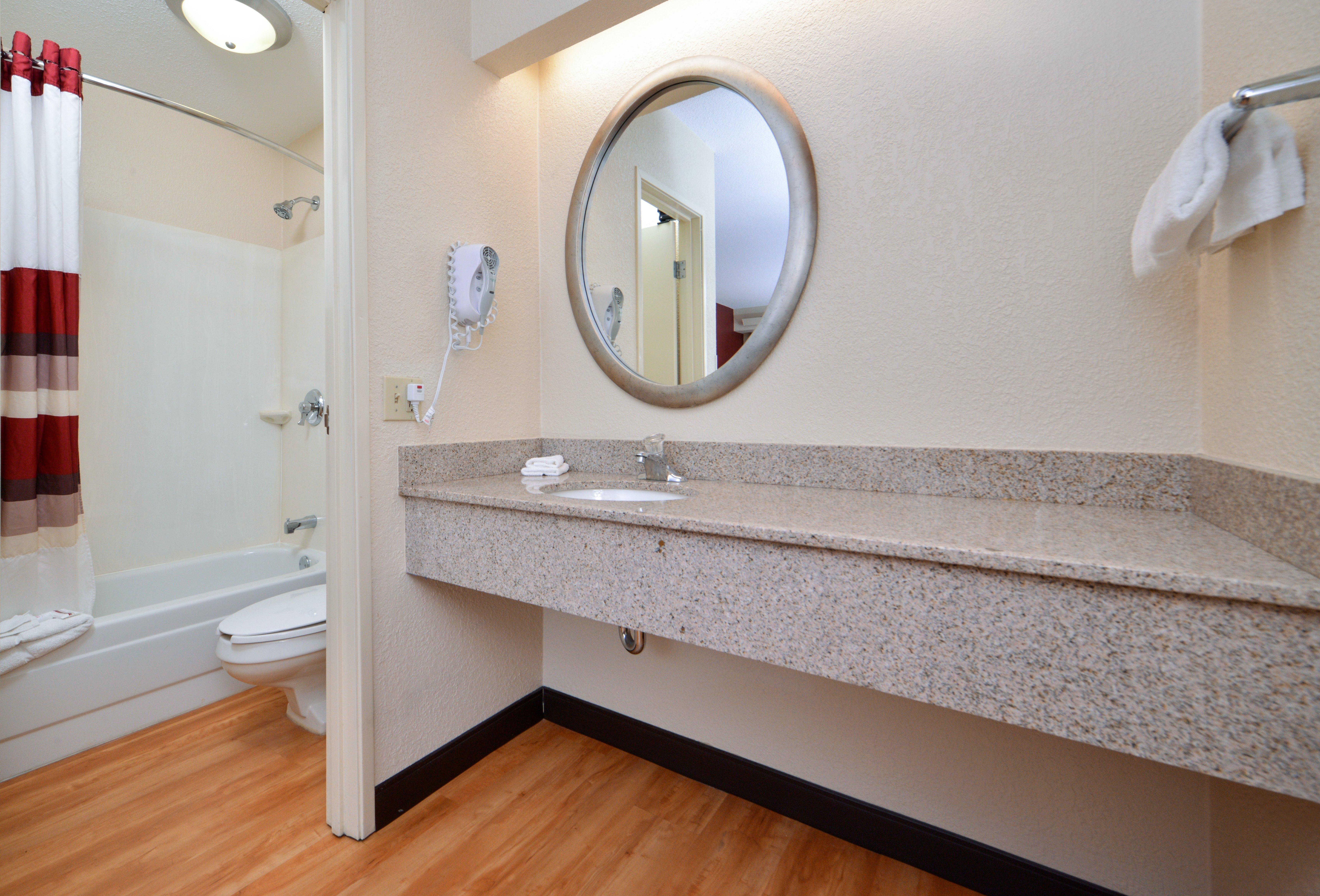 Super 8 By Wyndham Deerfield - Northbrook Hotel Ngoại thất bức ảnh