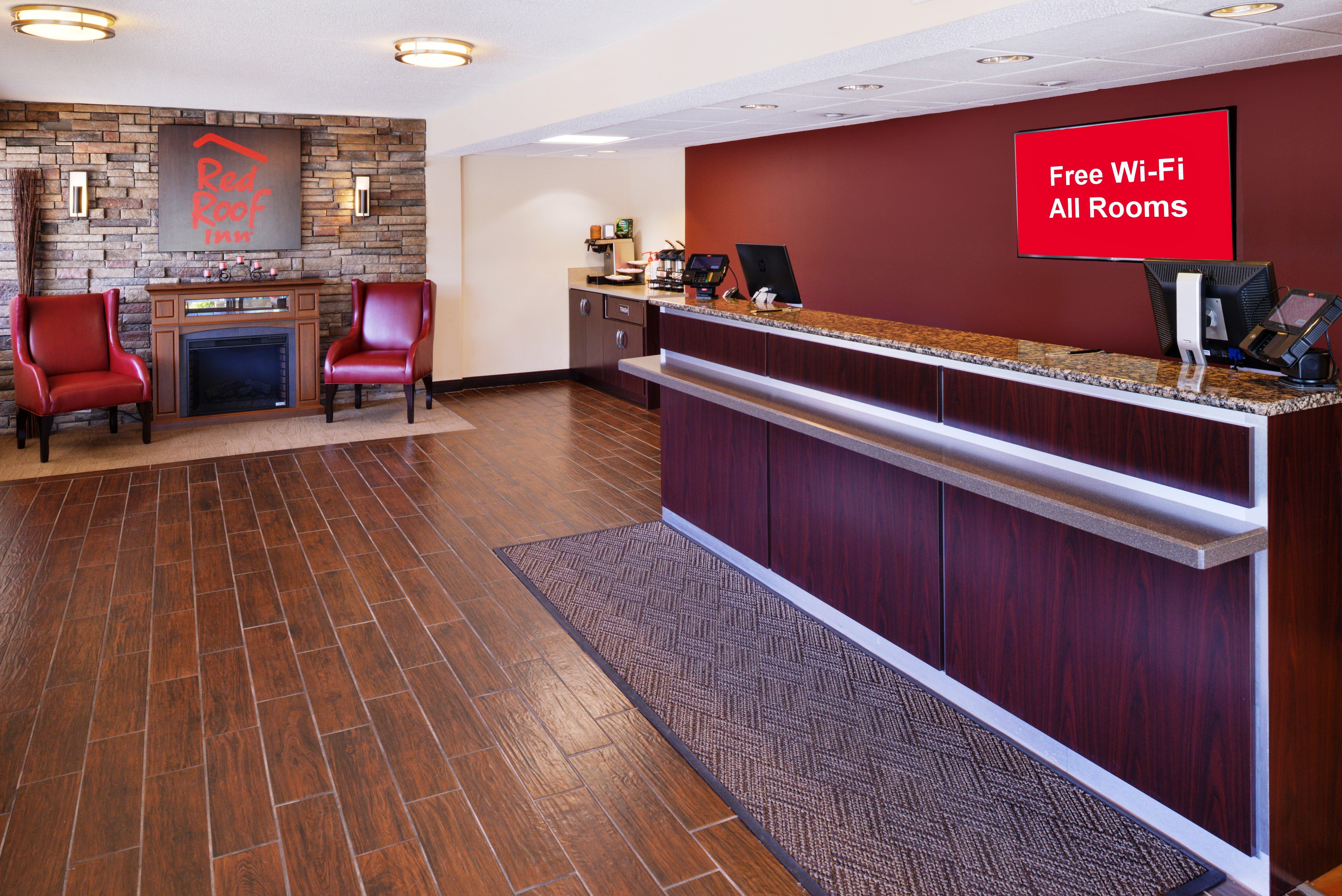 Super 8 By Wyndham Deerfield - Northbrook Hotel Ngoại thất bức ảnh
